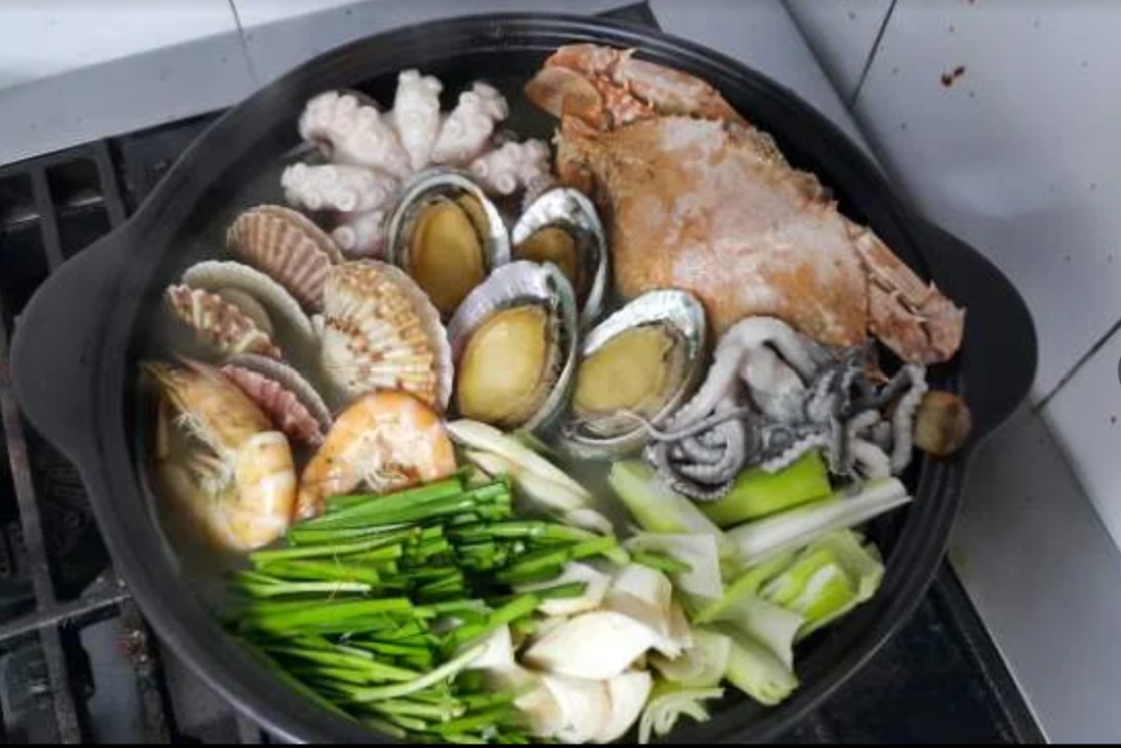 호치민 산수갑산 투득점
